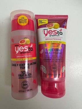 Yes To Grapefruit Brightening Skincare Lot – Daily Exfoliating Tonic 4 fl oz & U
